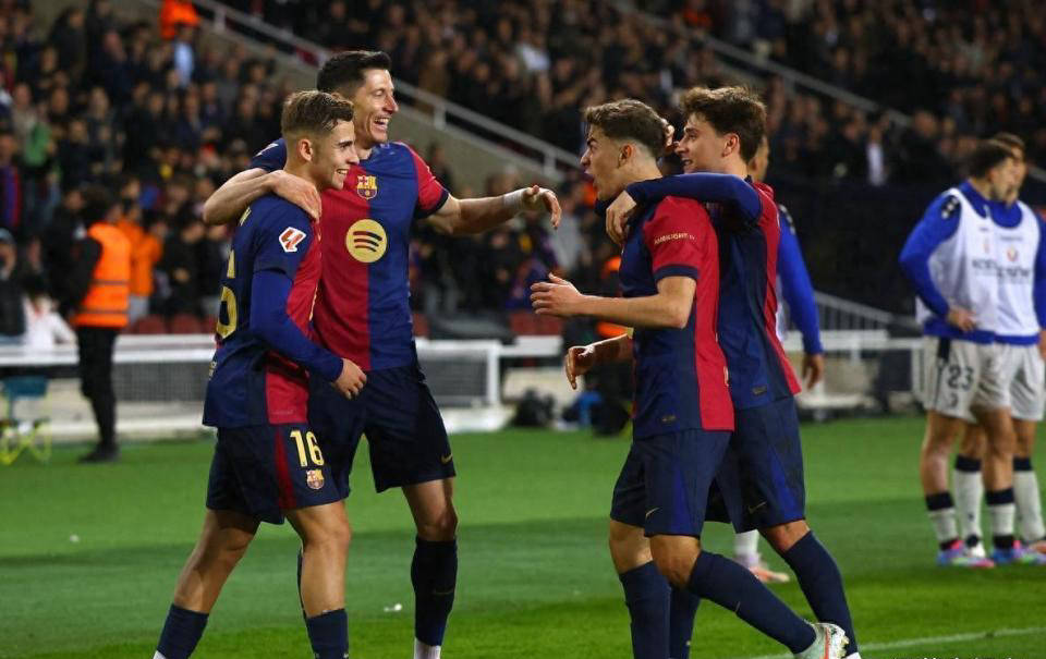 封口风风起：巴萨在国家德比前的神秘举措引发热议