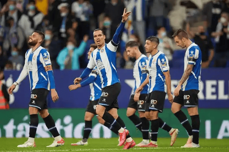 西甲保级生死局！阿拉维斯主场铁闸锁喉，奥维耶多客场残阵难逃降级劫